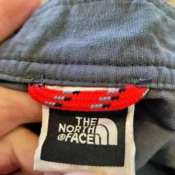 The North Face Men's Charcoal Nylon Cargo Shorts - Picture 11 of 13